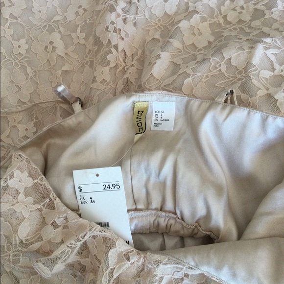H&M Divided beige lace dress size 4 brand new - Picture 7 of 7